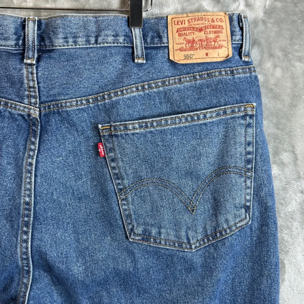 Levis 550 Relaxed Fit Mens 46x30 Medium Wash Blue Straight Leg Denim Jeans
